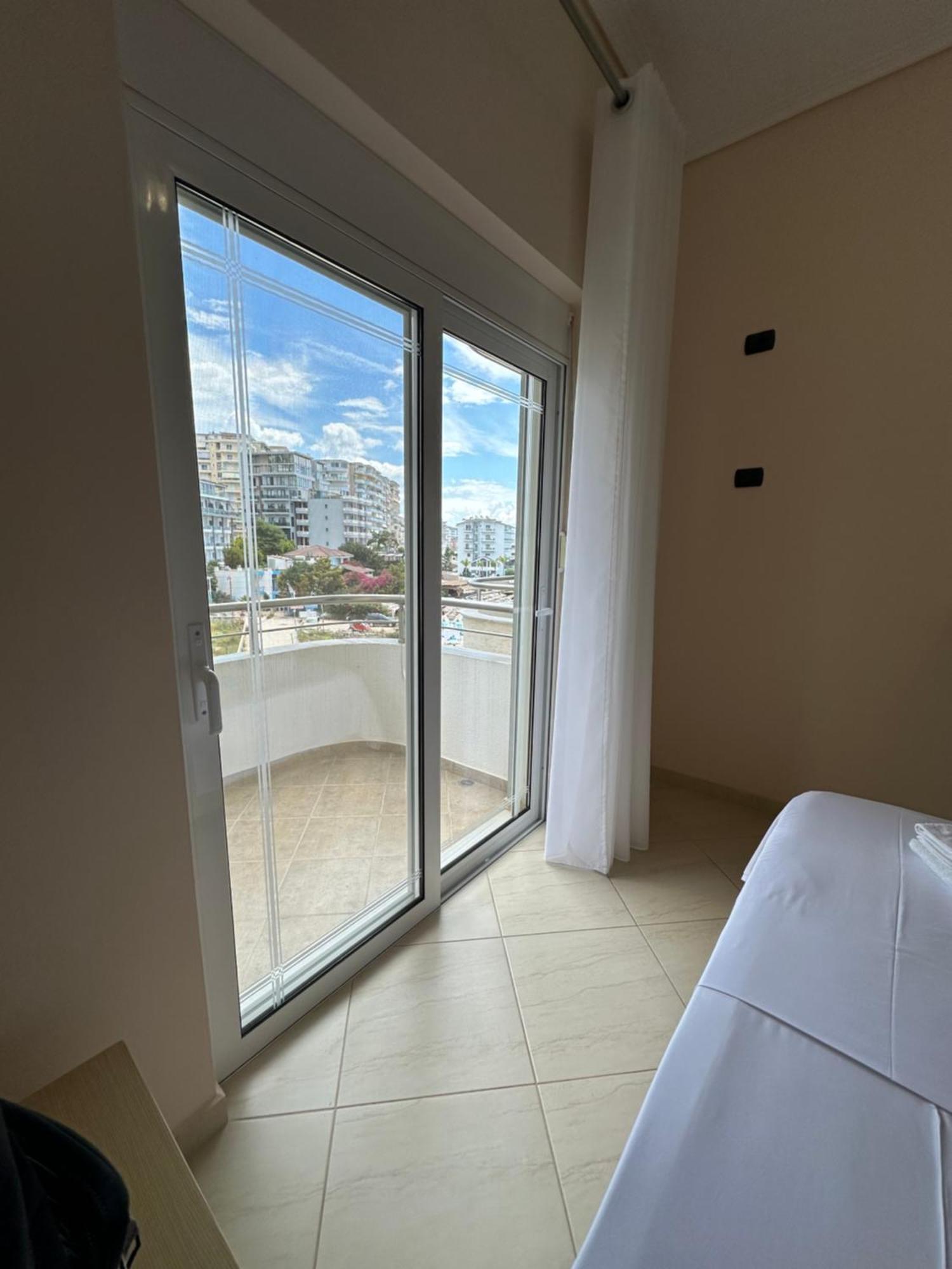 Luxy Coral Aparts Lägenhet Sarandë Exteriör bild