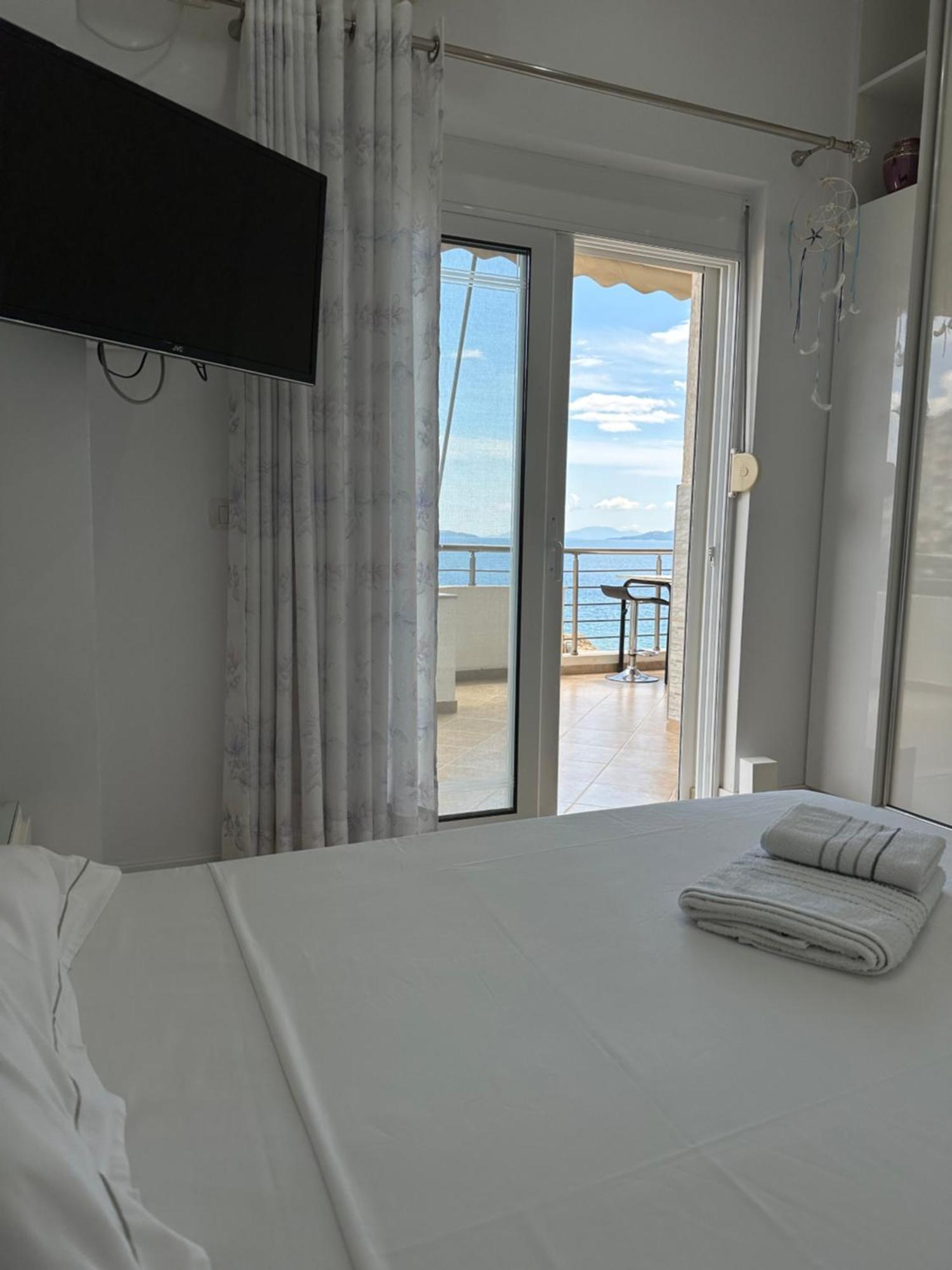 Luxy Coral Aparts Lägenhet Sarandë Exteriör bild